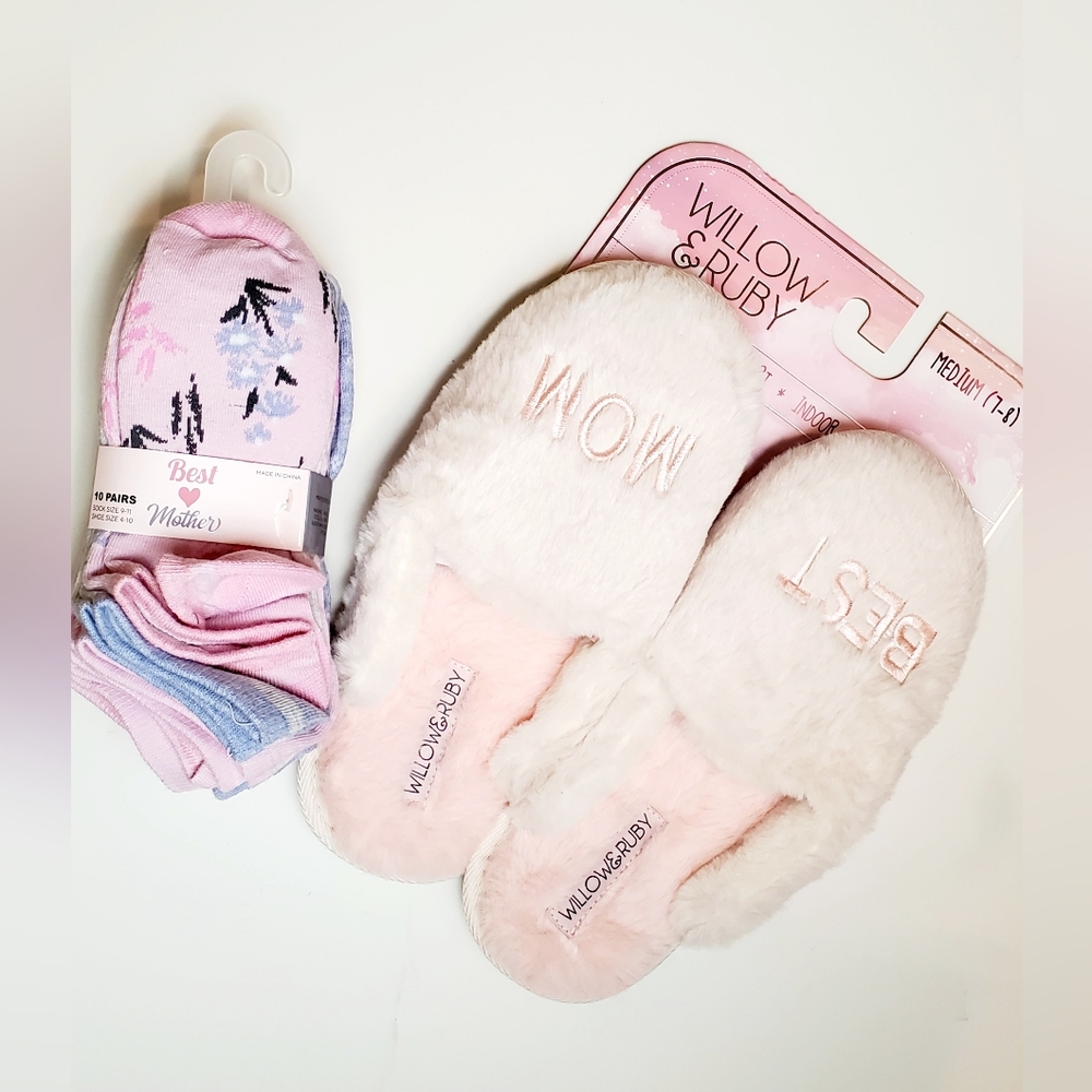 Mother's Day Cozy Slipper And Sock Bundle Size Medium (7/8)
